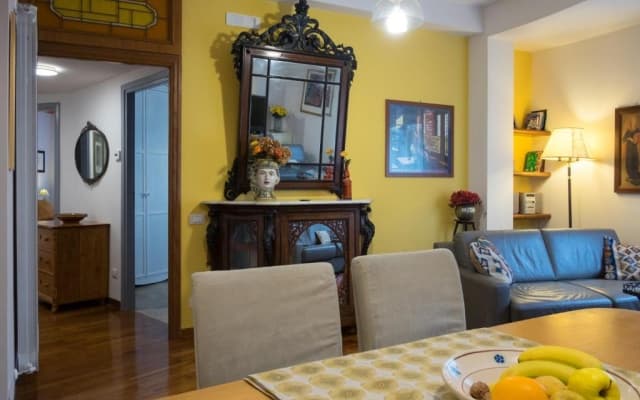 Glorioso Stylish Apartment - photo 4