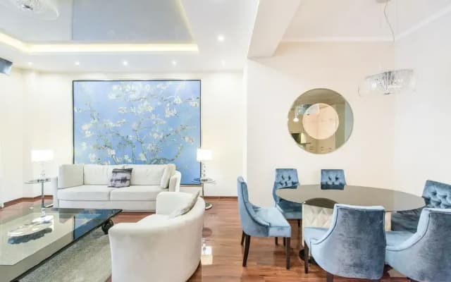 Oasis Apartments - Liberty Bridge - photo 2