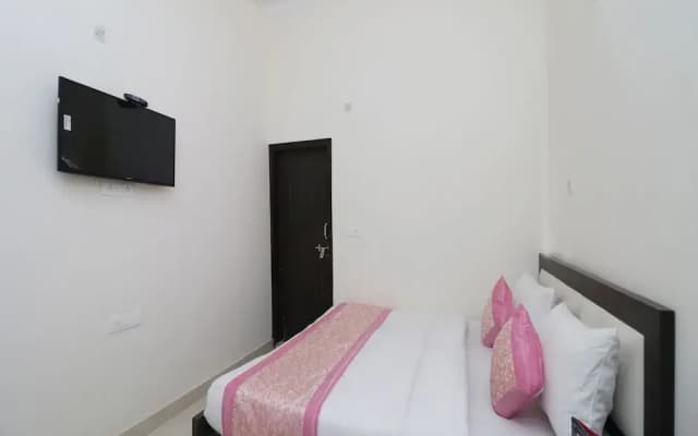 OYO 12738 Hotel Diamond - photo 5