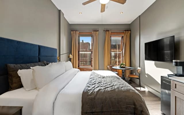 The Historic Blue Moon Hotel - NYC - photo 5