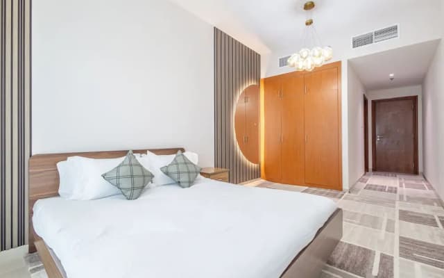 SuperHost - Tranquil Oasis in the Heart of Dubai Lakepoint N2 - photo 4