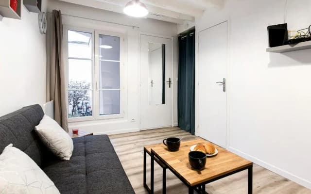 Refurbished Central Paris Flat by GuestReady - photo 3
