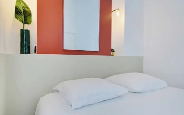 Charming Apartment - 2br/4p - Rochechouart - photo 2