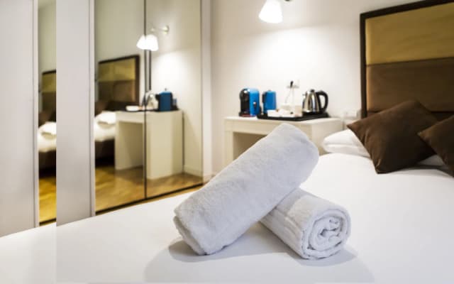 Lahouse Luxury Accommodation - photo 3