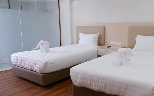 lucky Elephant Hotel - photo 2
