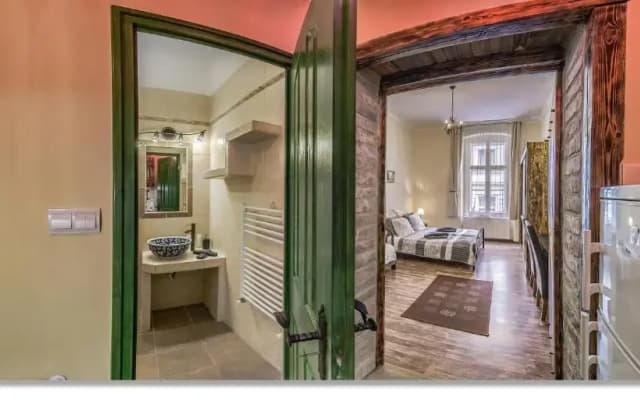 Wine Cellar Boutique Apartment - photo 2