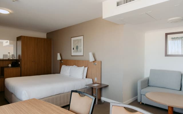 Mercure Sydney Parramatta - photo 3
