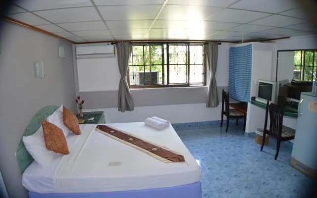 Karon Cove at Seabreeze Inn - photo 5