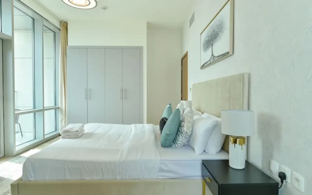 Dubai Canal View 1 BR Premium Apartment - AMN - photo 2