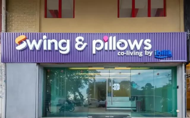 Swing and Pillows at PJ SS2 - photo 4