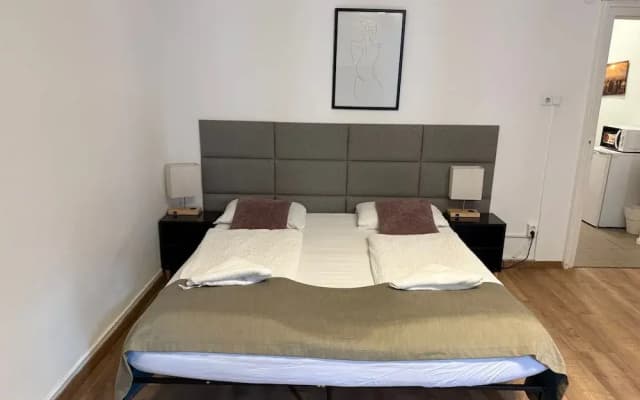 Comfy 2BR Apt Westbahnhof Area - photo 5