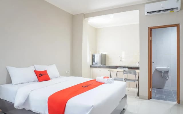 Residences by RedDoorz near MT Haryono (Minimum Stay 6 Nights) - photo 3