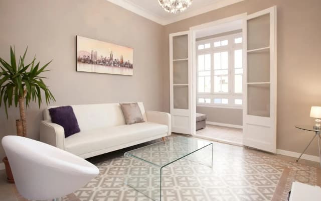 SOFIA 2 · Sofia's Gallery · Charming apartment in a real Barcelona surrounding - photo 3