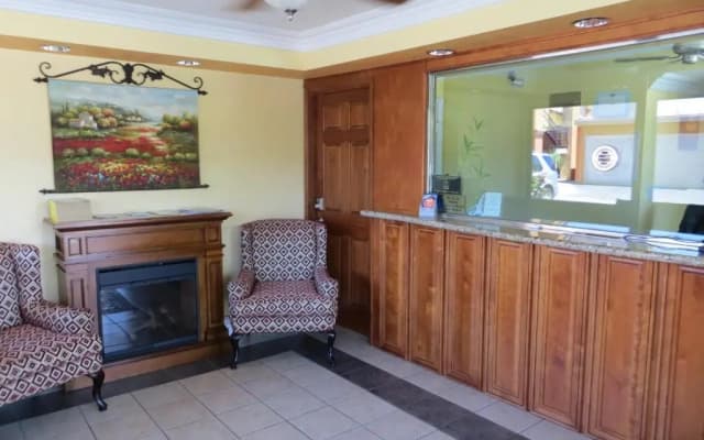 Azusa INN Motel - photo 2
