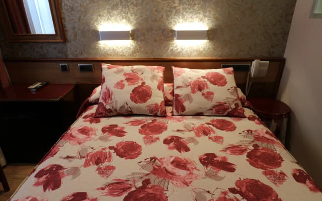 Hostal Hispano Argentino Gran Via - photo 5