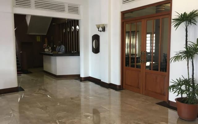 Shalimar Hotel - photo 2