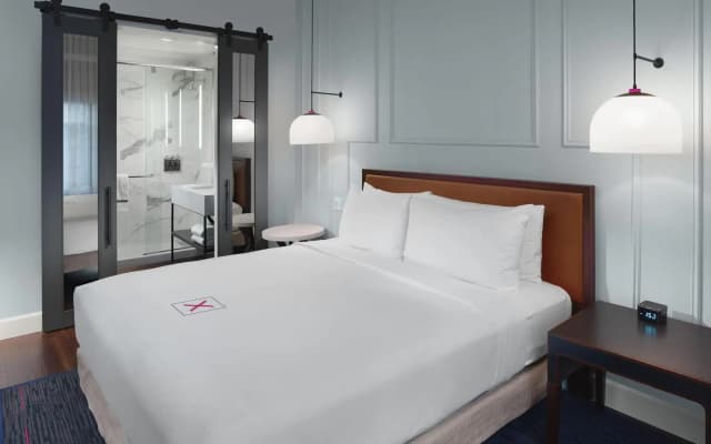 Axiom Hotel - photo 5