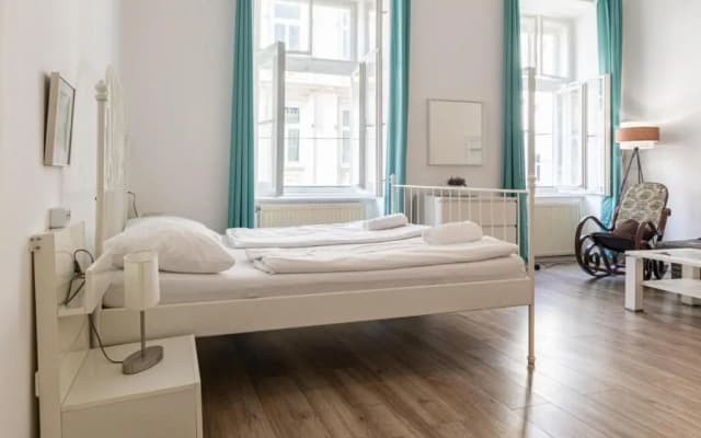 Elegant 1BR Apt. - Great for Long Stays - photo 2