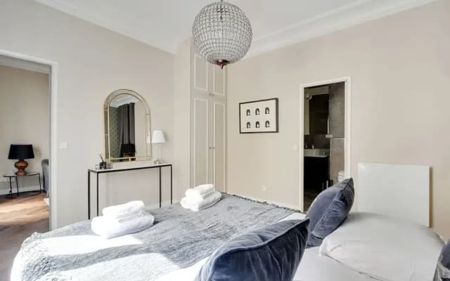 Charming Apartment - 1br/4p - Place Victor Hugo - photo 4