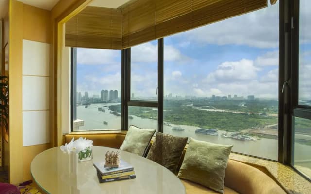 Renaissance Riverside Hotel Saigon - photo 5
