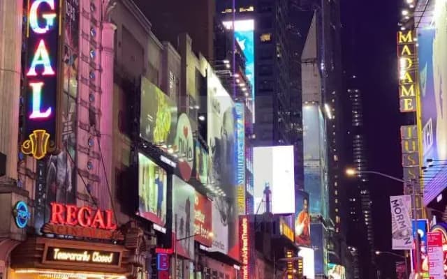 42nd Street. Time Square King Size Private Room - photo 2