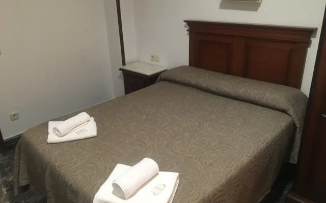 Hostal Conchita Legazpi - photo 4
