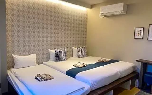 Culti Earl Hotel - photo 4