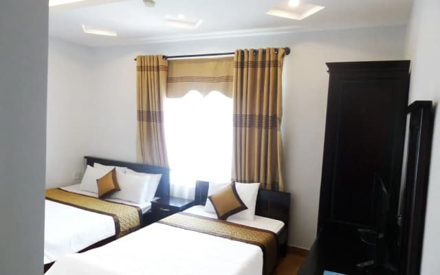 Crown Hotel - photo 4