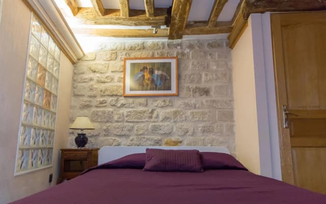 Saint-Germain des Pres Apartment - photo 3