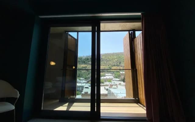About Sololaki - photo 3