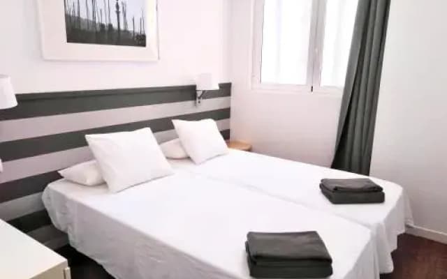 Stylish Modern Gracia Apartment 2A - photo 4