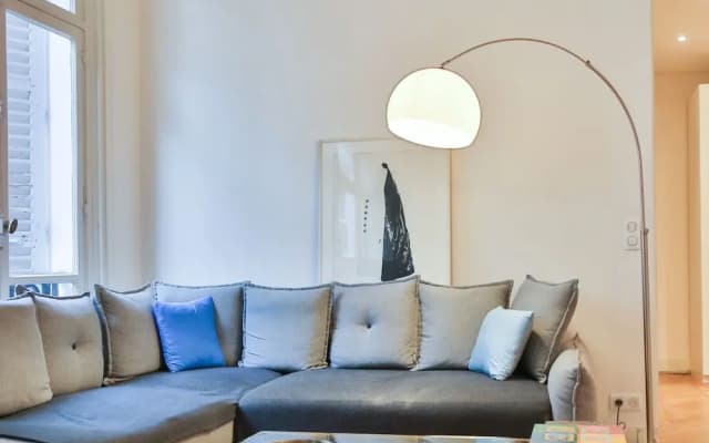 Secret Villiers I Stylish 2 Bed Apt in Villiers - photo 3