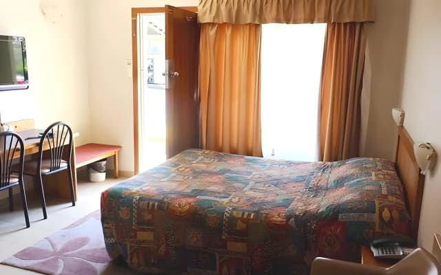 The Ascot Motel - photo 4