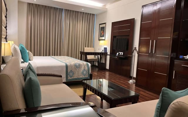 Deventure Sarovar Portico Kapashera - photo 3