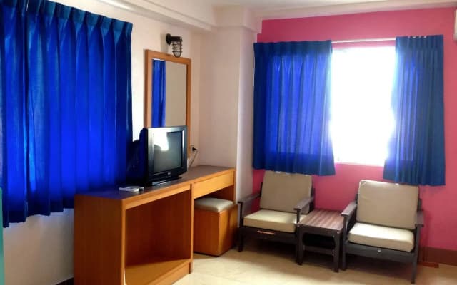 Cherry Hotel - photo 4