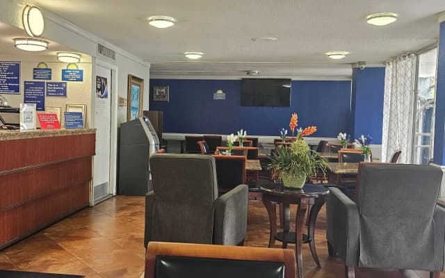 Days Inn by Wyndham Orlando Downtown - photo 2