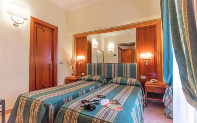 Raeli Hotel Lux - photo 5