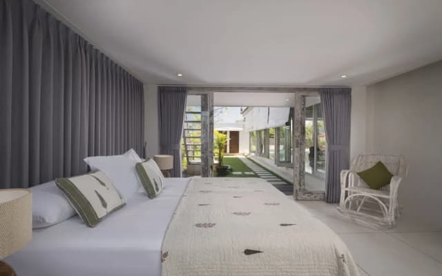 Villa Manggala - photo 4