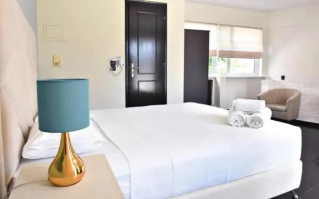 Antisthenes Apartments - photo 4