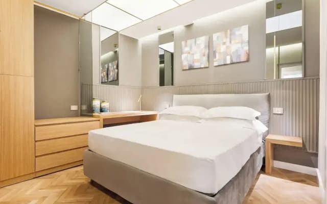 Spanish Steps Apartments - photo 4