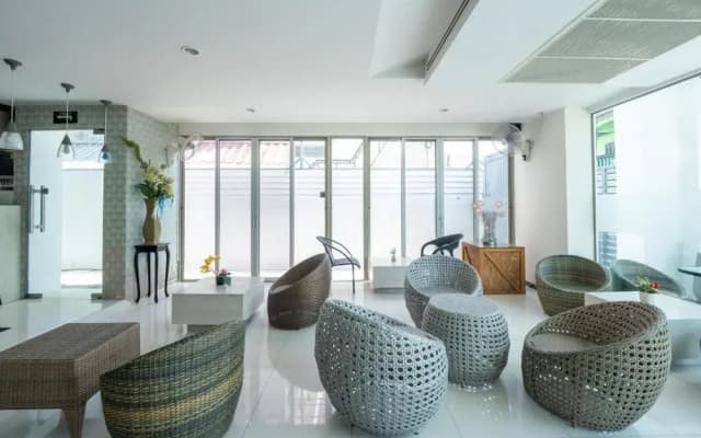 Yenna Apartment - photo 2