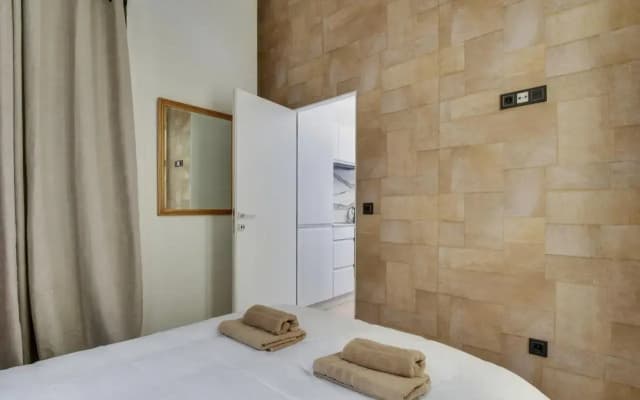 141-Suite Klein, townhouse style APT, Marais, Paris - photo 2