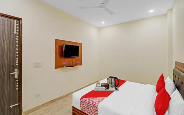 OYO 87988 Hotel Happy Moments - photo 2