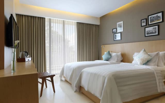 Ossotel Legian Bali - photo 4