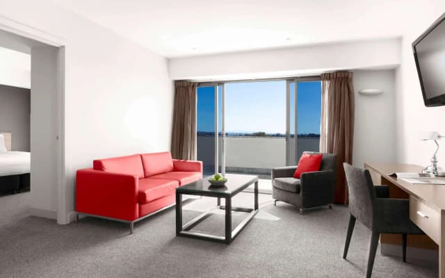 Mantra Melbourne Airport - photo 4