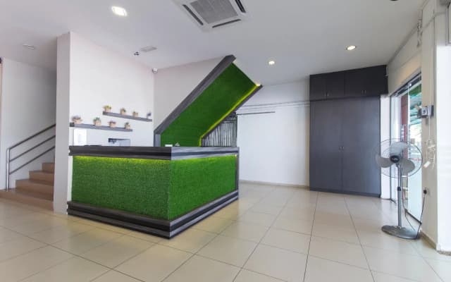 Top Garden Hotel - photo 2