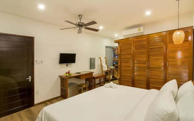 May Villa - photo 2