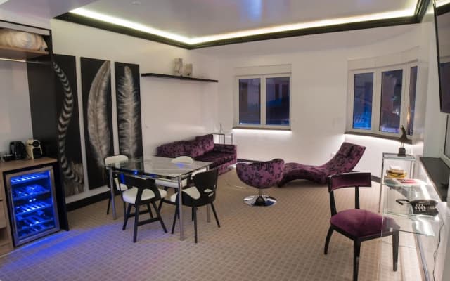 Andromeda Downtown Suites - photo 3