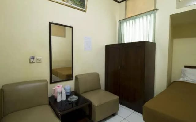 RedDoorz Klender - photo 3
