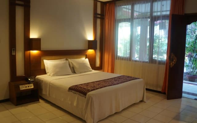 Puri Naga Beachfront Cottages - photo 2